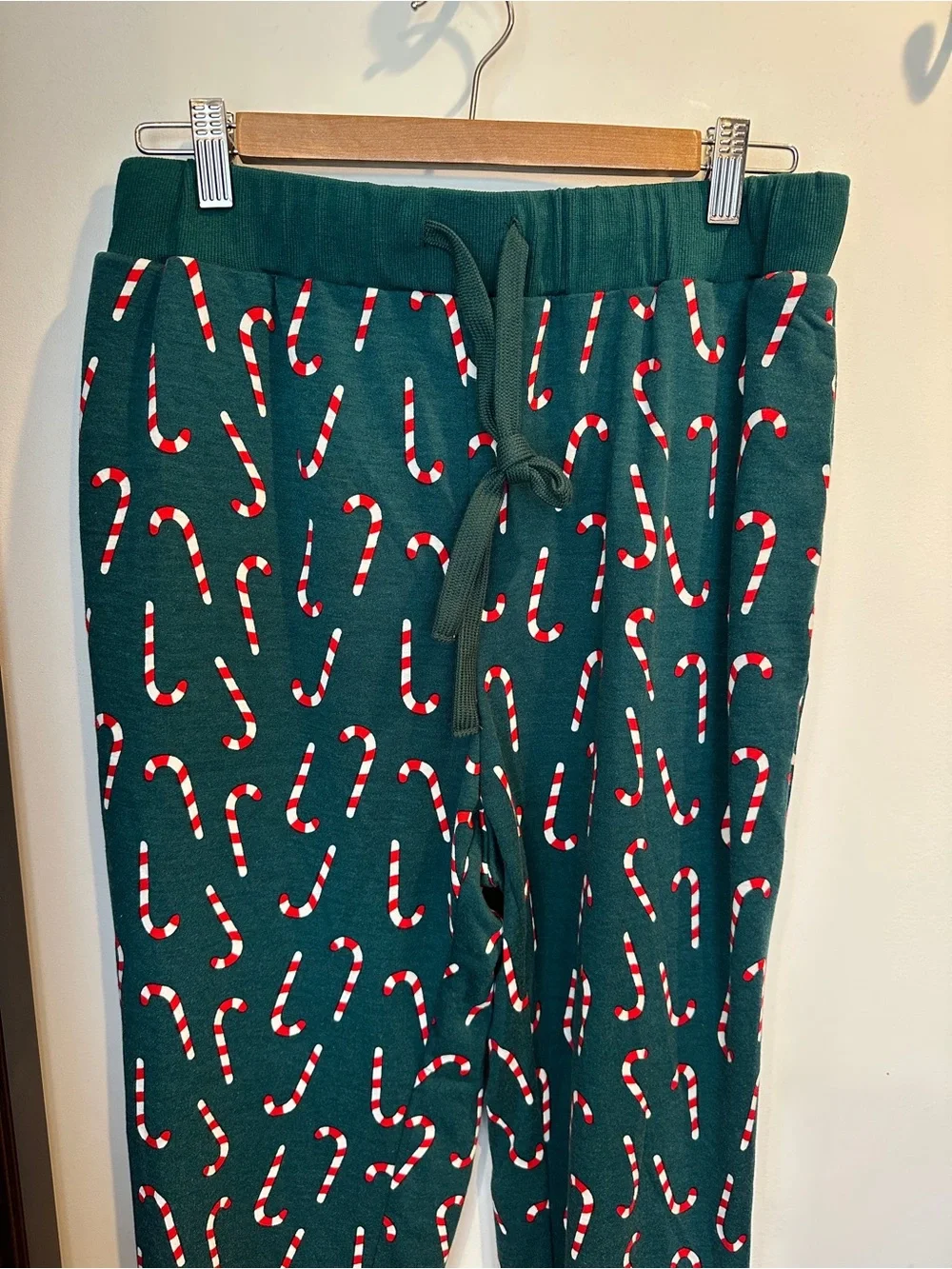 Source Unknown Green Candy Cane Women's Pajama Set